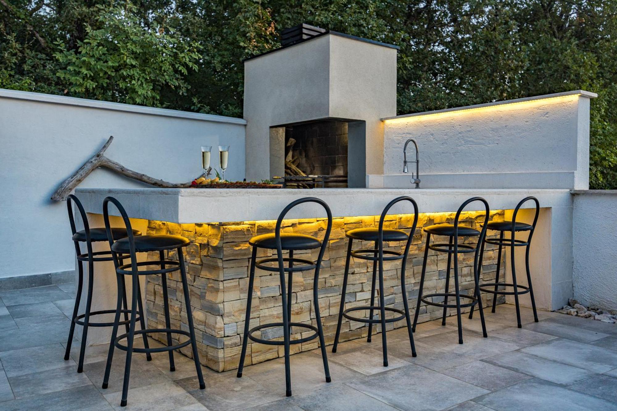 Special Offer! New Luxury Apartment With Pool, Fitness, Outdoor Bar&Grill Buje Exterior foto