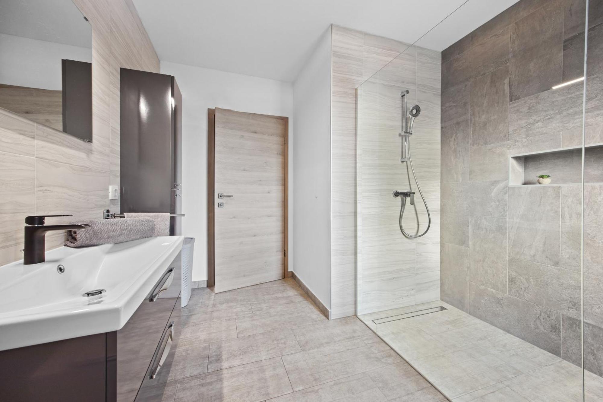 Special Offer! New Luxury Apartment With Pool, Fitness, Outdoor Bar&Grill Buje Exterior foto