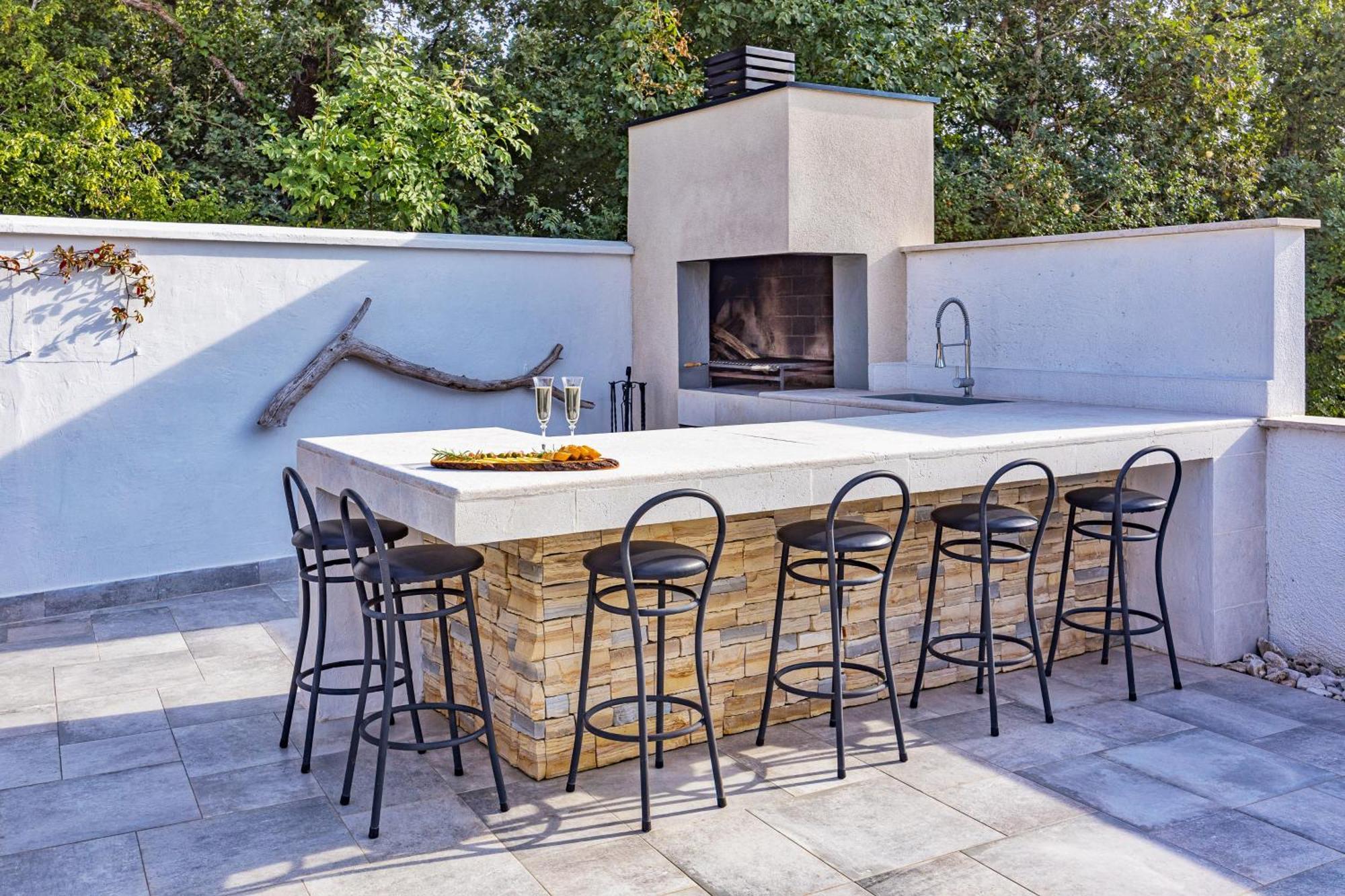 Special Offer! New Luxury Apartment With Pool, Fitness, Outdoor Bar&Grill Buje Exterior foto